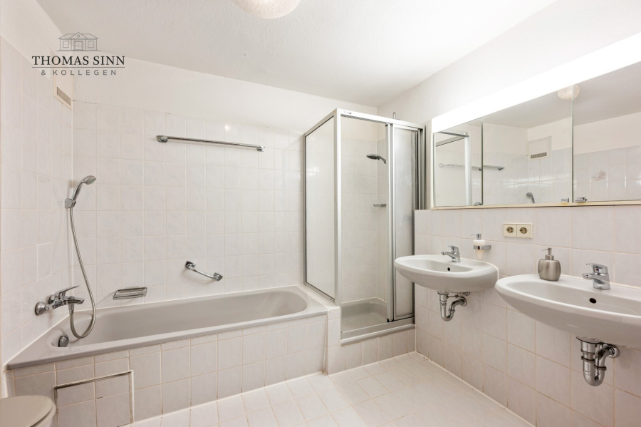 OG: Hauptbadezimmer