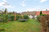 2 HÄUSER AUF EINEM GRUNDSTÜCK - ZWEIFAMILIENHAUS UND EINFAMILIENHAUS MIT GROßEM GARTEN - rechtes Haus Garten