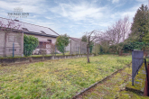MODERNISIERUNGSBEDÜFTIGES EINFAMILIENHAUS MIT GROSSEM GRUNDSTÜCK IN RUHIGER WOHNLAGE -SOFORT FREI - Garten hinter dem Haus