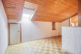 MODERNISIERUNGSBEDÜFTIGES EINFAMILIENHAUS MIT GROSSEM GRUNDSTÜCK IN RUHIGER WOHNLAGE -SOFORT FREI - DG: Galeriebereich