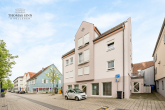 GEWERBEFLÄCHE: Erdgeschoss – große Fensterfront – frequentierte Lage! - Hausansicht