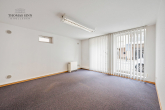GEWERBEFLÄCHE: Erdgeschoss – große Fensterfront – frequentierte Lage! - Büro