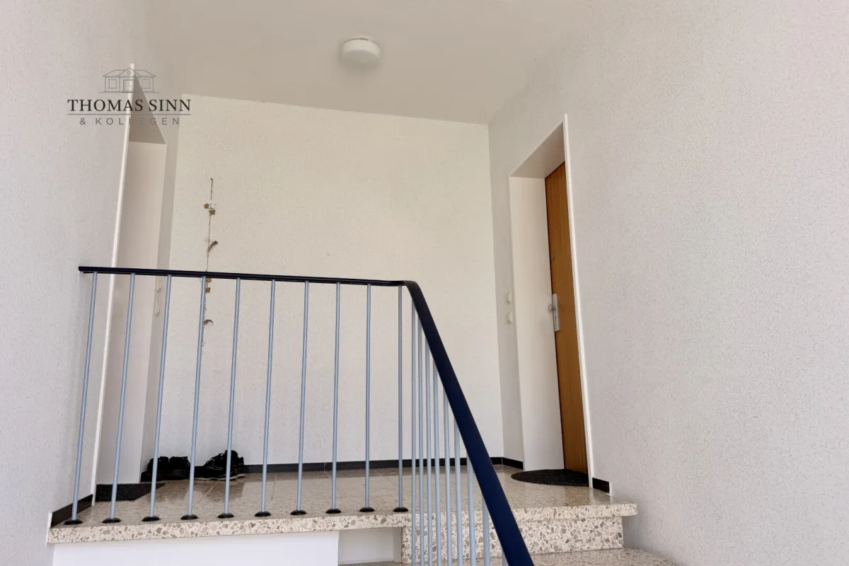 Treppenhaus (rechte Tür)
