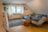 Schöne 3 Zimmer DG-Wohnung in ruhiger zweiter Baureihe - Wohn/Esszimmer