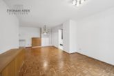 Wunderbare 3 Zimmer Wohnung in zentraler Innenstadtlage direkt am Neckar gelegen - Wohnzimmer