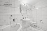 Wunderbare 3 Zimmer Wohnung in zentraler Innenstadtlage direkt am Neckar gelegen - Badezimmer