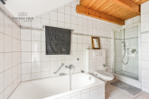 Teilw. modernisiertes gepflegtes RHH mit Garten, Garage und Badsanierung inklusive ! - sofort frei ! - OG: Badezimmer wird noch modernisiert
