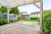 Teilw. modernisiertes gepflegtes RHH mit Garten, Garage und Badsanierung inklusive ! - sofort frei ! - Garten mit neuwertiger Terrasse, Pergola und Gartenhütte
