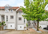 Teilw. modernisiertes gepflegtes RHH mit Garten, Garage und Badsanierung inklusive ! - sofort frei ! - Straßenansicht
