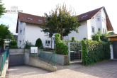 GUT VERMIETETE 2-ZIMMER-WOHNUNG MIT BALKON UND TG-STELLPLATZ IN RUHIGER WOHNGEGEND - Hausansicht