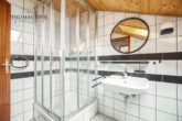 Modernisierungsbedürftiges Reihenmittelhaus für Ihre kreativen Ideen - sofort frei ! - DG: Badezimmer