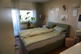 Gut aufgeteilte 3 Zimmer Hochparterre Wohnung mit zwei Balkonen - sofort frei! - Schlafzimmer