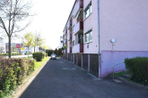 Gut aufgeteilte 3 Zimmer Hochparterre Wohnung mit zwei Balkonen - sofort frei! - Gartenzufahrt