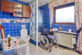 Sehr gepflegte Doppelhaushälfte mit kleiner Einliegerwohnung und toller Fernsicht - EG: Badezimmer