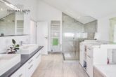 "Traum in Weiß" - Repräsentatives Einfamilienhaus in naturnaher Feldrandlage ! - EG: Badezimmer