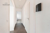 GERÄUMIGE 3 ZIMMER WOHNUNG MIT GEMÜTLICHER, ÜBERDACHTER SOMMERTERRASSE - Eingangsflur