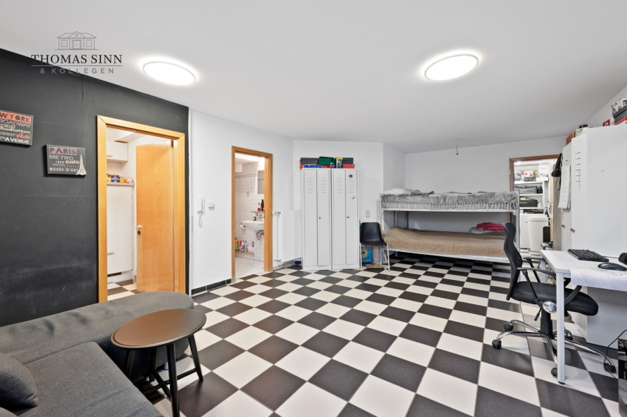 UG: Einliegerwohnung/Wohnraum
