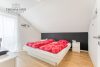 Moderne Doppelhaushälfte mit idealer Aufteilung in schöner Feldrandlage - DG: Elternschlafzimmer