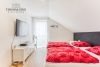 Moderne Doppelhaushälfte mit idealer Aufteilung in schöner Feldrandlage - DG: Elternschlafzimmer