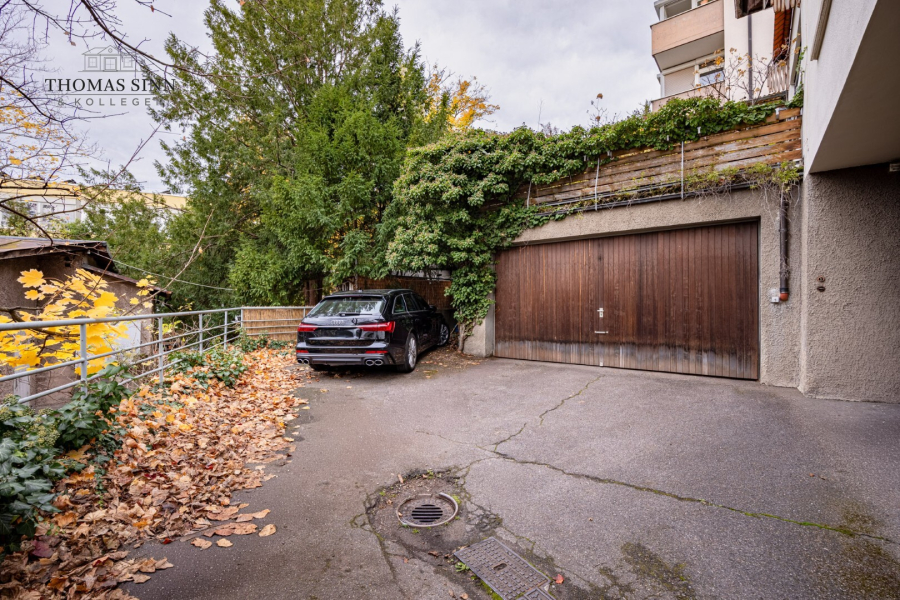 Garage/Hoffläche