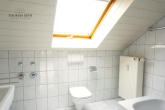 HELLE 2,5- BIS 3-ZIMMER-DG-WOHNUNG MIT AUßENSTELLPLATZ IN RUHIGER WOHNGEGEND - Bad