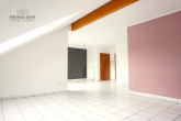 HELLE 2,5- BIS 3-ZIMMER-DG-WOHNUNG MIT AUßENSTELLPLATZ IN RUHIGER WOHNGEGEND - Wohn-/Esszimmer