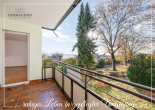 MODERNISIERUNGSBEDÜFTIGE 3,5 ZIMMER WOHNUNG MIT SCHÖNEM BLICK INS GRÜNE - SOFORT FREI! - Balkon Wohnzimmer