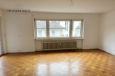 GEPFLEGTE 3,5-ZIMMER-WOHNUNG MIT CARPORT-STELLPLATZ IN BEVORZUGTER LAGE - Wohnzimmer
