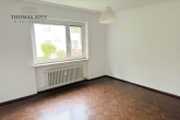 GEPFLEGTE 3,5-ZIMMER-WOHNUNG MIT CARPORT-STELLPLATZ IN BEVORZUGTER LAGE - Schlafzimmer