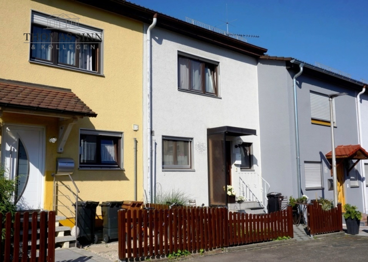 Gepflegtes Reihenmittelhaus mit Garage und kleinem Garten in ruhiger Wohnlage von Abstatt 74232 Abstatt