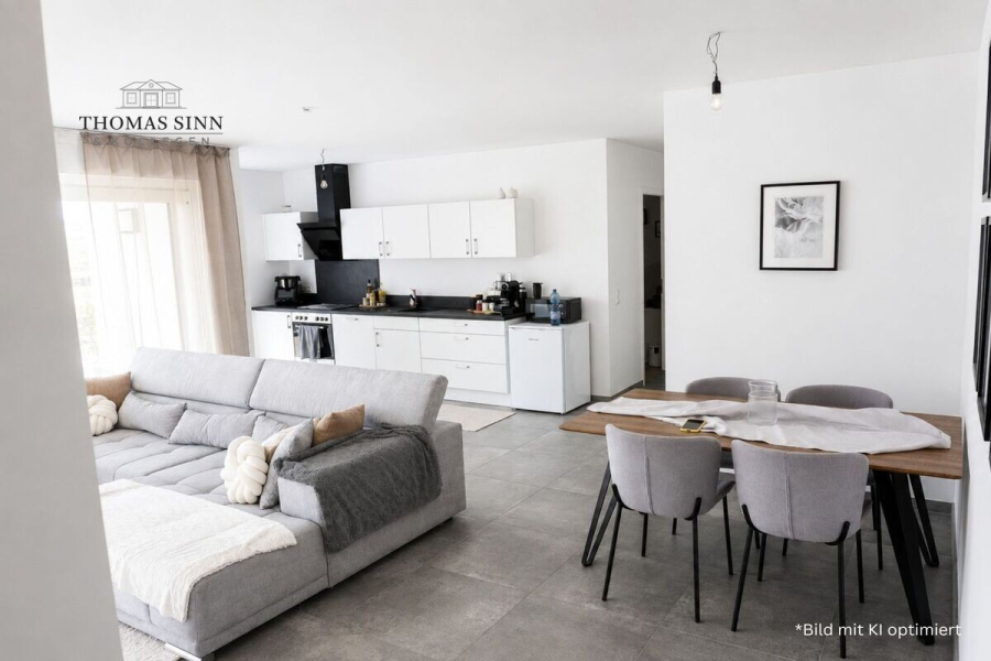 Blick vom Eingang ins Wohn-/Esszimmer