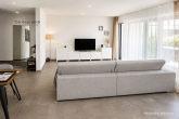 Blick von Küche ins Wohnzimmer