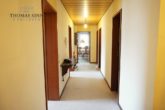 "Räume für Ihre Ideen" - stark renovierungsbedürftige 4 Zimmer Wohnung mit Südbalkon in guter Lage - Flur