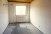 "Räume für Ihre Ideen" - stark renovierungsbedürftige 4 Zimmer Wohnung mit Südbalkon in guter Lage - Kinderzimmer 1