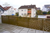 NEUWERTIGE 4-ZIMMER-MAISONETTE-WOHNUNG MIT BALKON UND 2 AUßENSTELLPLÄTZEN IN RUHIGER LAGE - Balkon