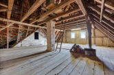 „Halbes“ Haus zum fairen Preis – jetzt anpacken! - Dachboden