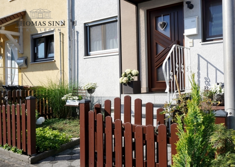 Gepflegtes Reihenmittelhaus mit Garage und großer Terrasse in ruhiger Wohnlage von Abstatt 74232 Abstatt