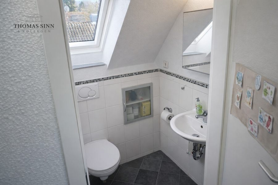 Ausgebaute Bühne: WC
