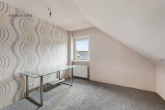 SCHÖNE 4,5 ZIMMER DOPPELHAUS-MAISONETTE WOHNUNG MIT GROßER TERRASSE IN SCHÖNER WOHNLAGE - DG: Zimmer 2