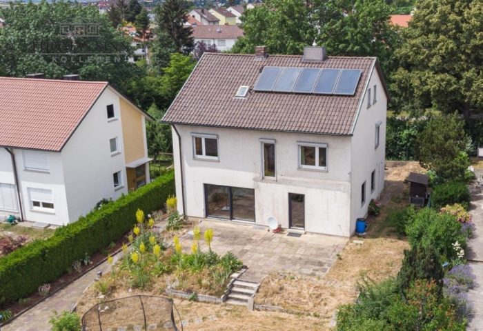 Teilmodernisiert + Ausbaupotential = ideales Haus für die Familie mit Platzbedarf! 97422 Schweinfurt