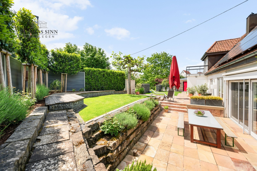Gartenanlage mit Freisitz